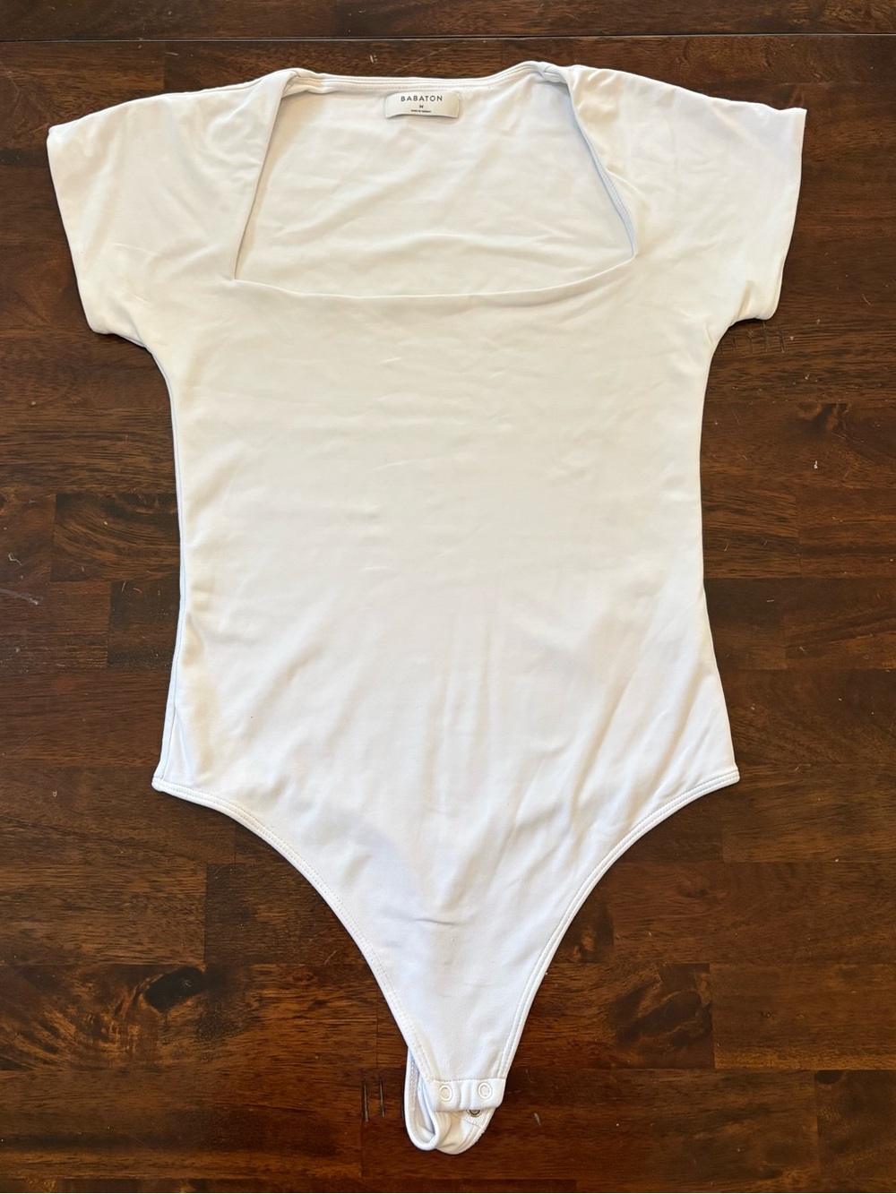 Aritzia | Babaton Contour Square Neck Short Sleeve Bodysuit in White - Size M